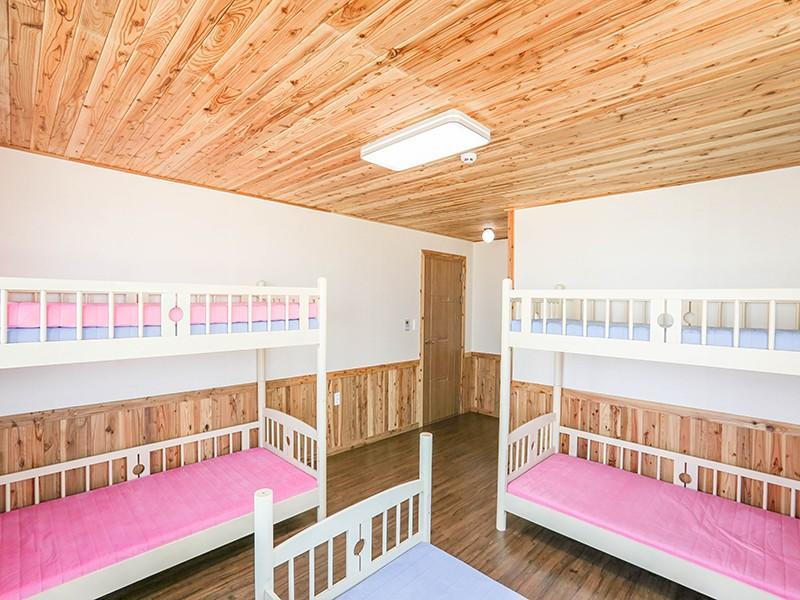 Be Road House Hotel Чеджу Екстериор снимка