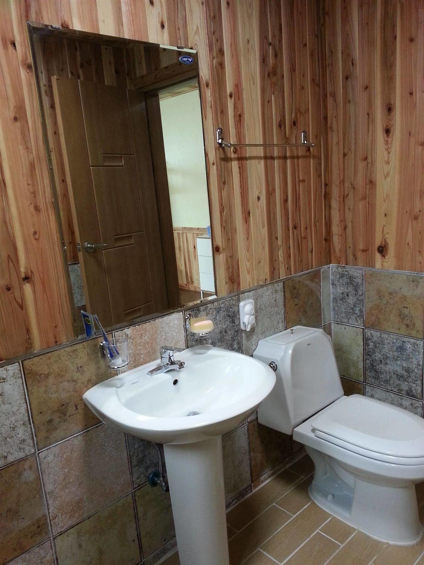 Be Road House Hotel Чеджу Екстериор снимка