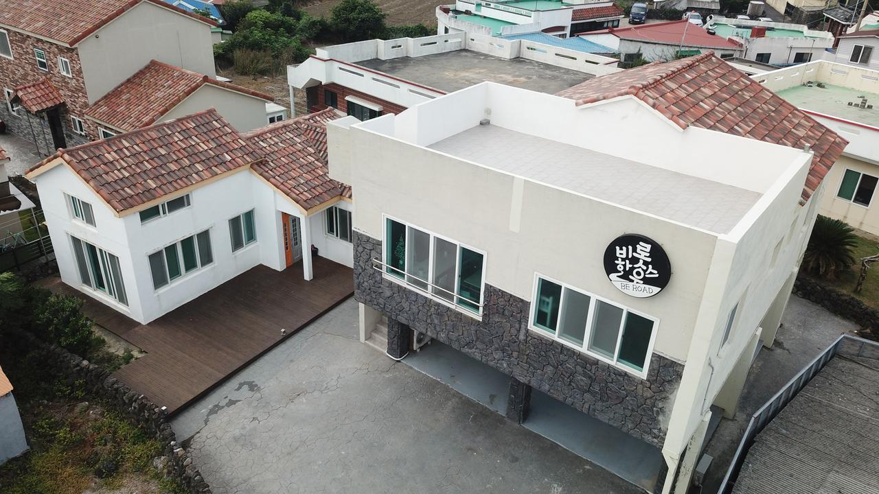 Be Road House Hotel Чеджу Екстериор снимка