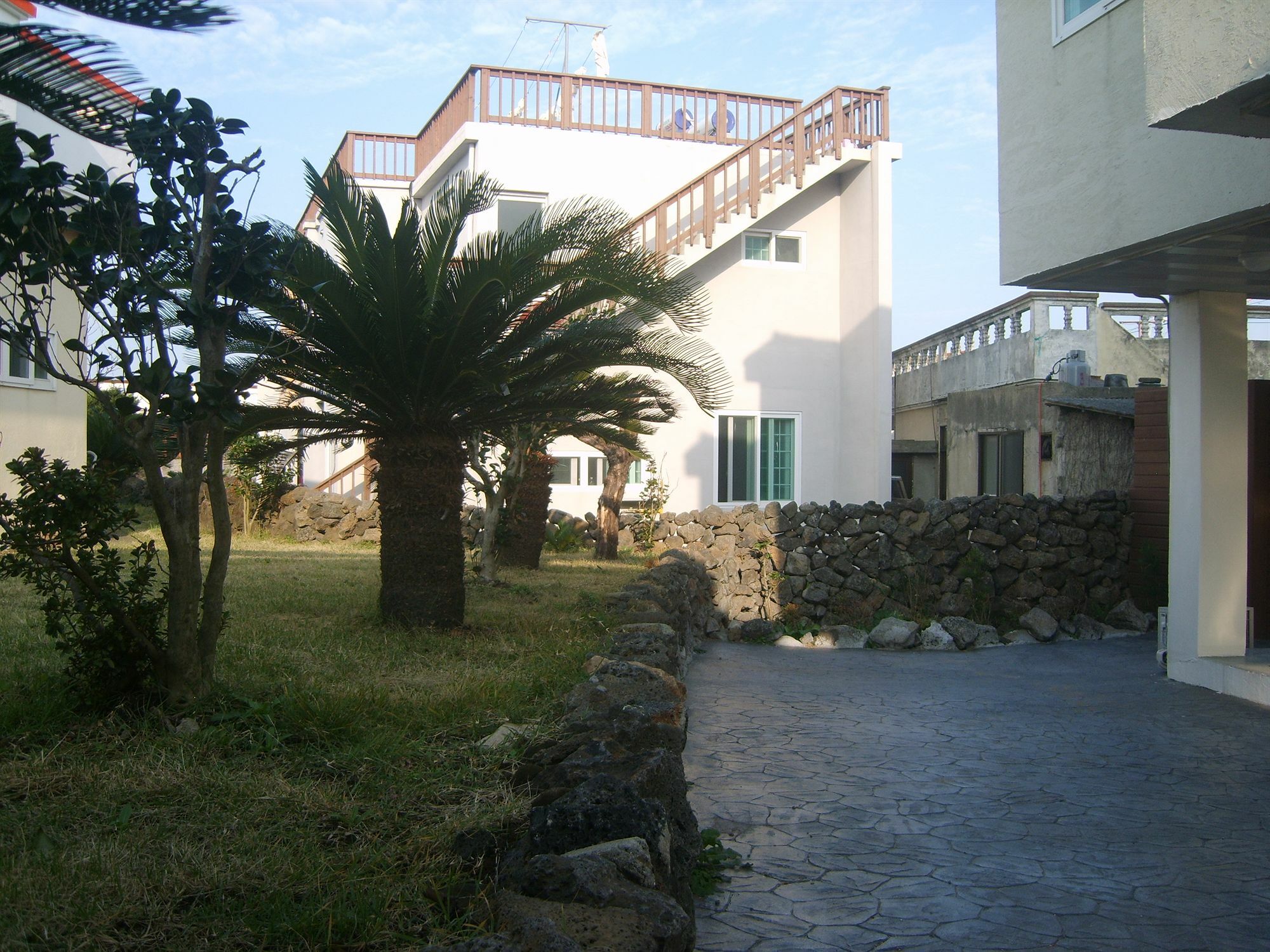 Be Road House Hotel Чеджу Екстериор снимка