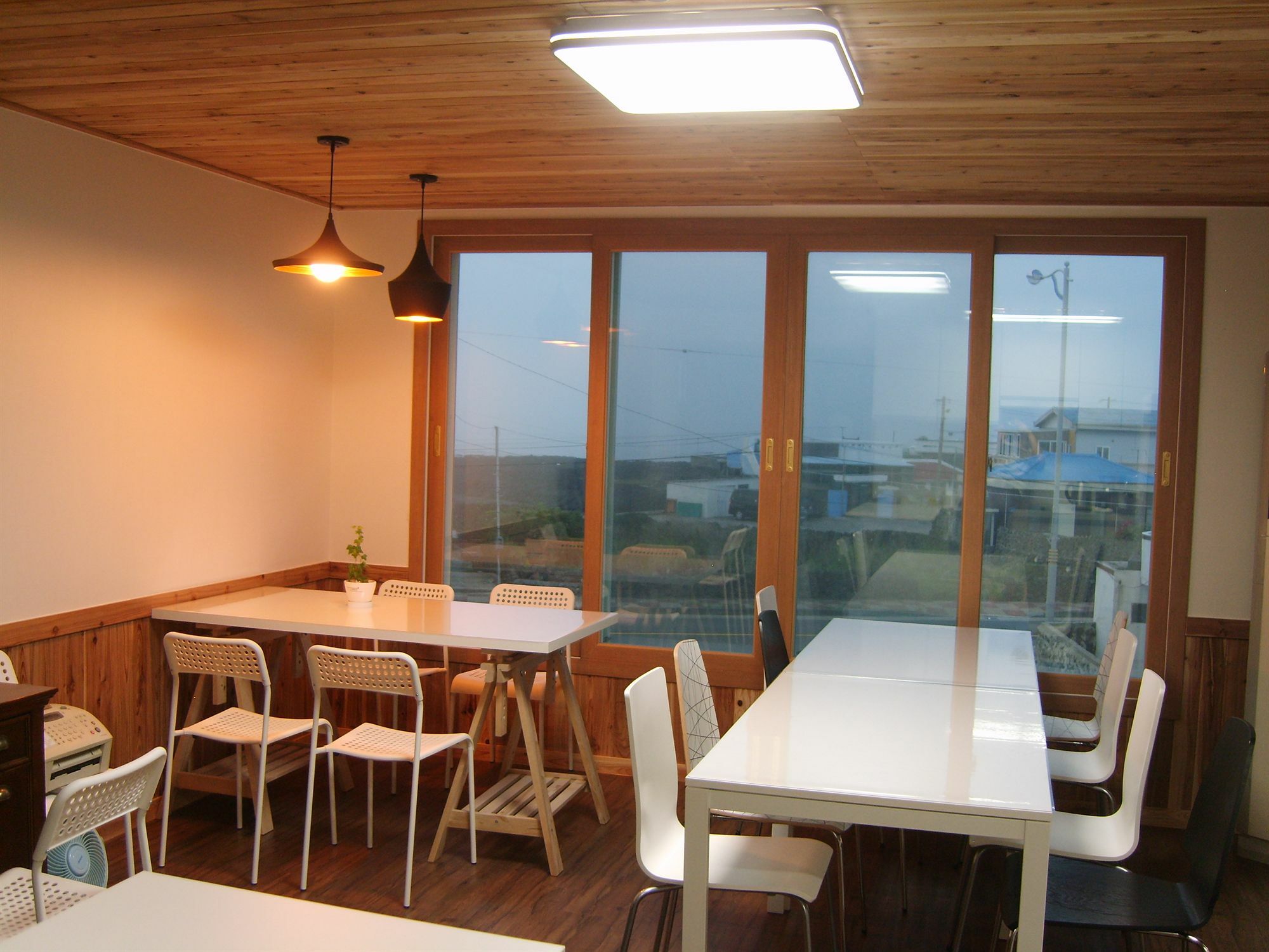 Be Road House Hotel Чеджу Екстериор снимка