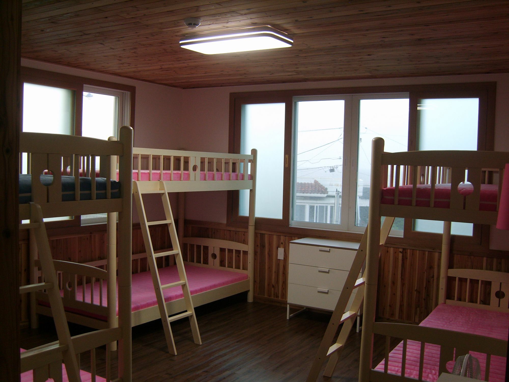 Be Road House Hotel Чеджу Екстериор снимка