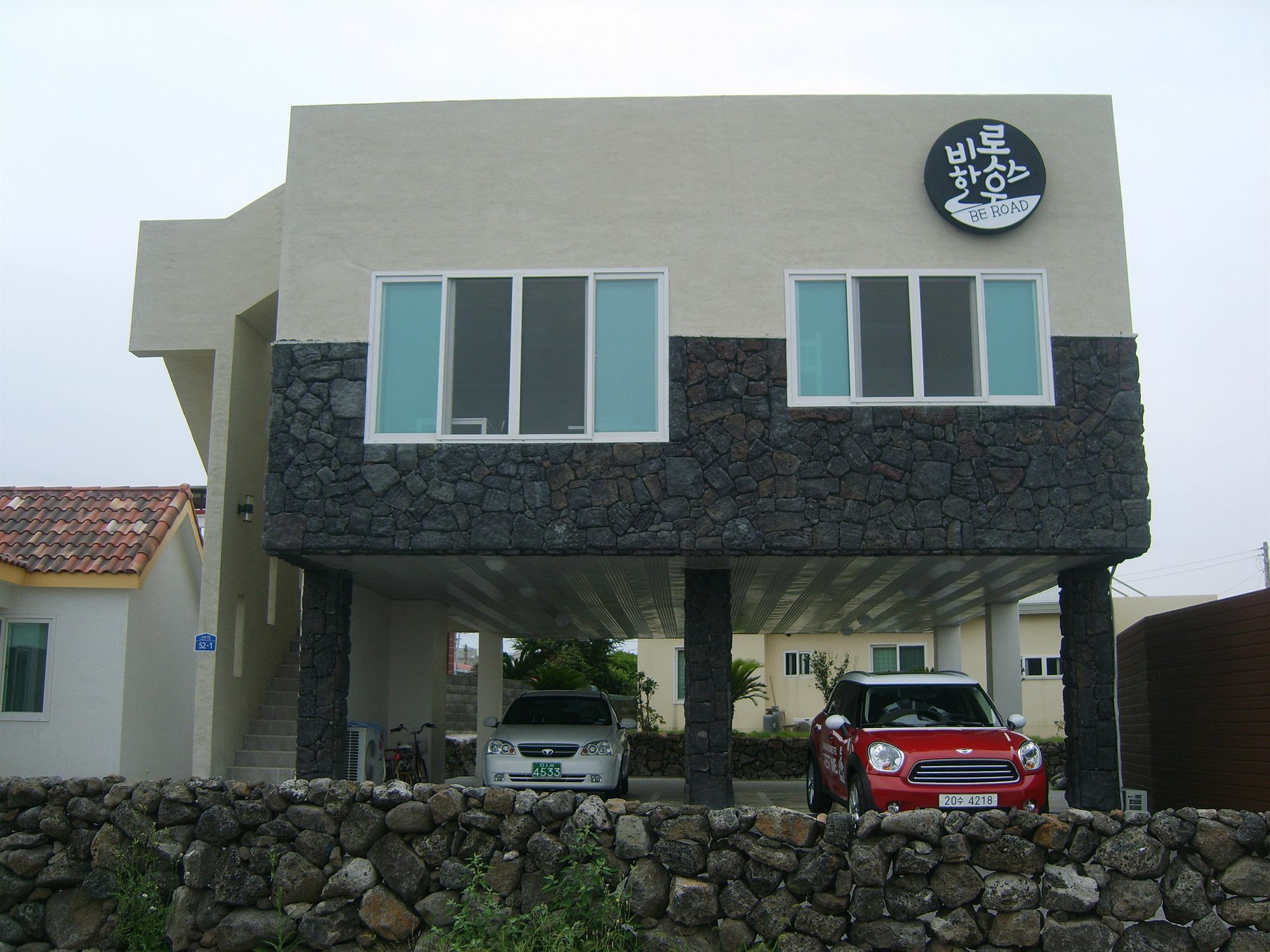 Be Road House Hotel Чеджу Екстериор снимка
